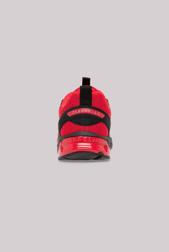 Premium Sneaker im Materialmix