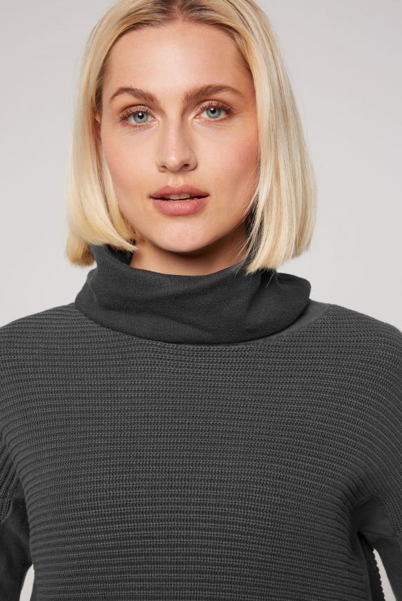 Rollkragenpullover mit Intarsien-Strick