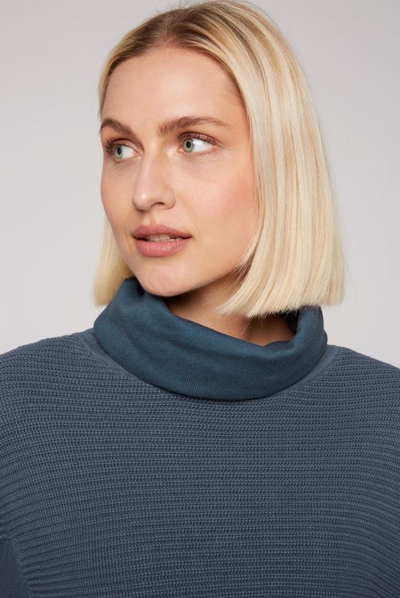 Rollkragenpullover mit Intarsien-Strick