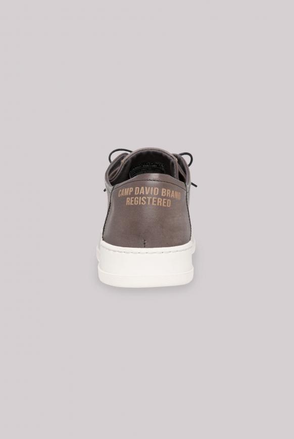 Schnür-Schuh aus Leder im Mokassin-Stil