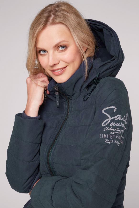 Shaped Parka mit abtrennbarer Kapuze