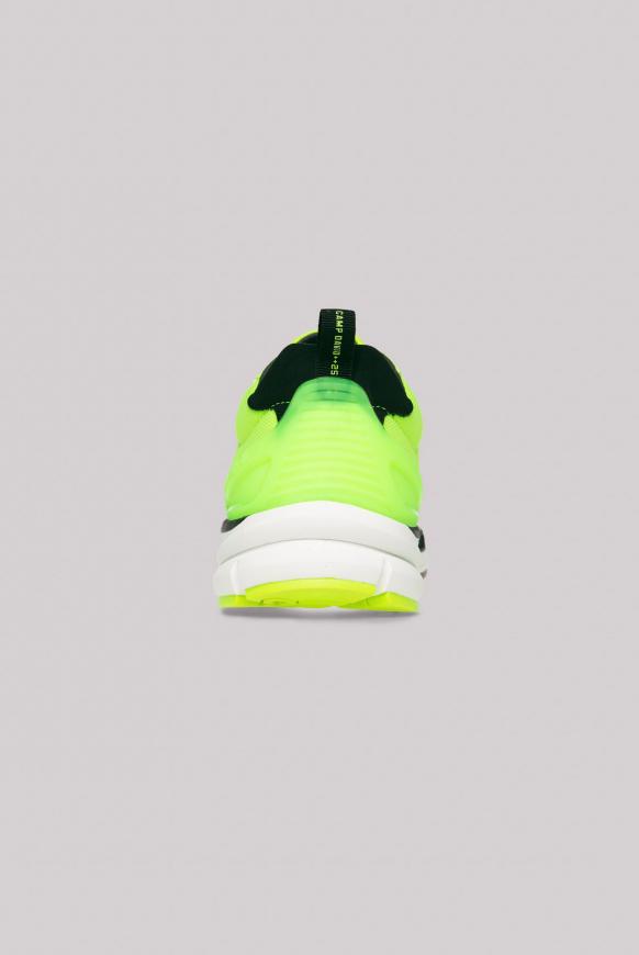 Sneaker mit Textil-Struktur und Logo Design