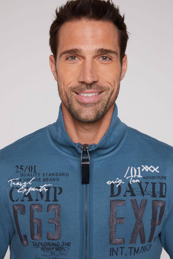 Sweatjacke mit Label-Applikationen