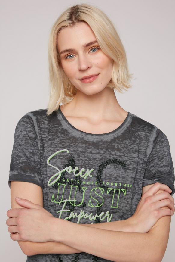 T-Shirt mit Ausbrenner-Effekten