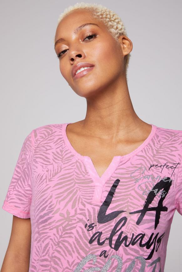 T-Shirt mit Ausbrenner-Muster und Print