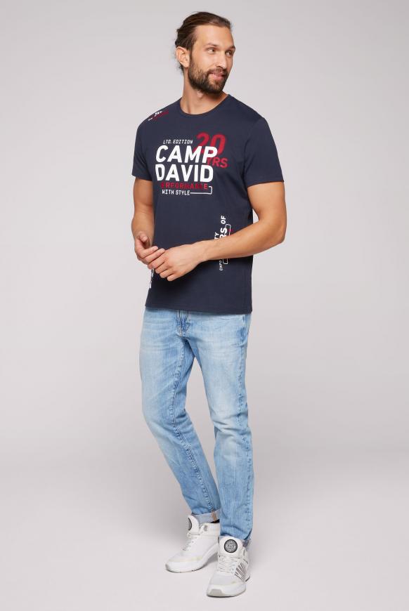 T-Shirt mit vielen Logo Prints