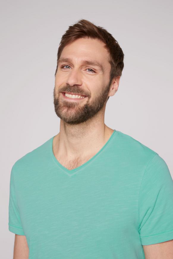 T-Shirt V-Neck mit Used Look