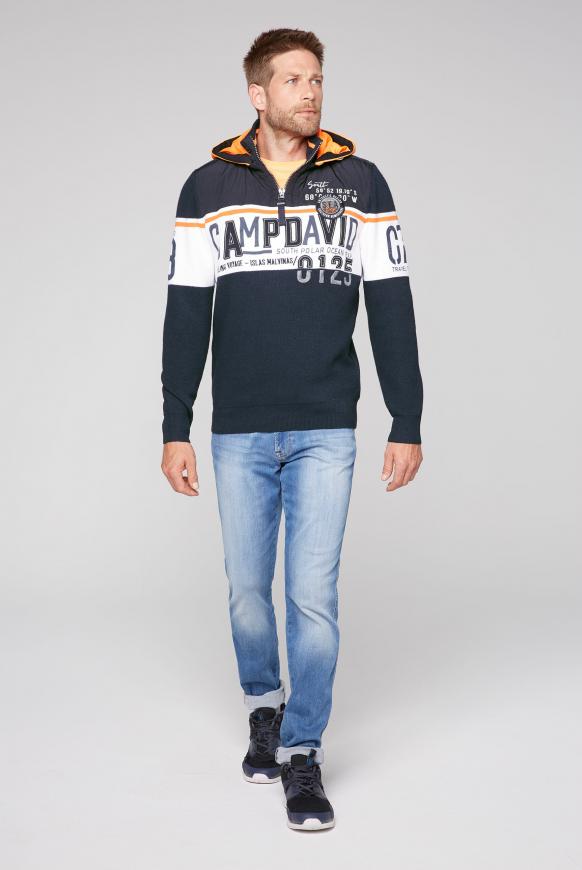 Troyer-Pullover mit Kapuze im Materialmix