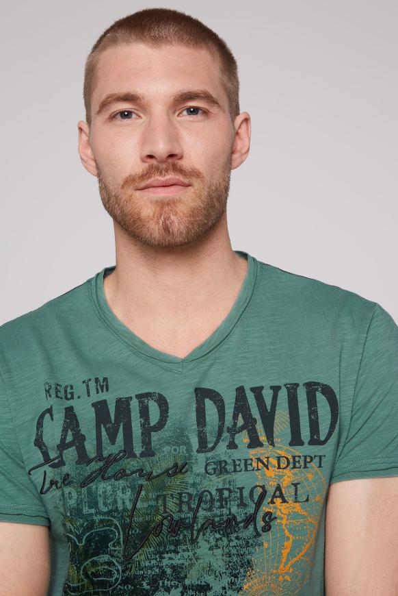 V-Shirt mit Prints und Stickereien