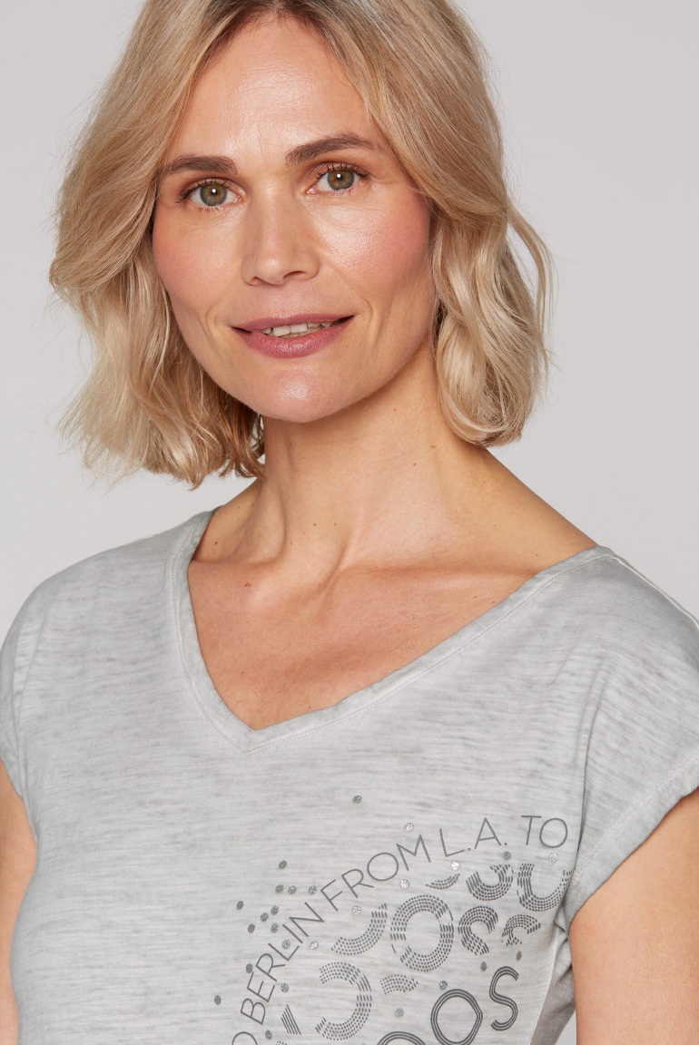 Ärmelloses Shirt mit V-Ausschnitt und Artwork