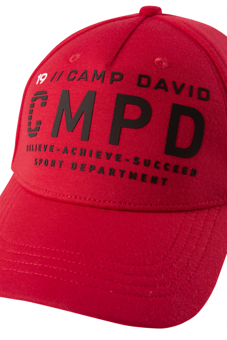 Base Cap aus Interlock mit Logo Design