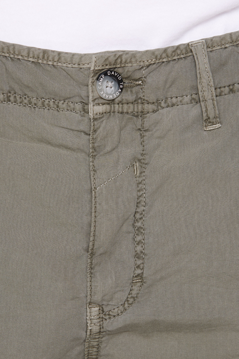 Cargo Shorts mit Logo-Tapes