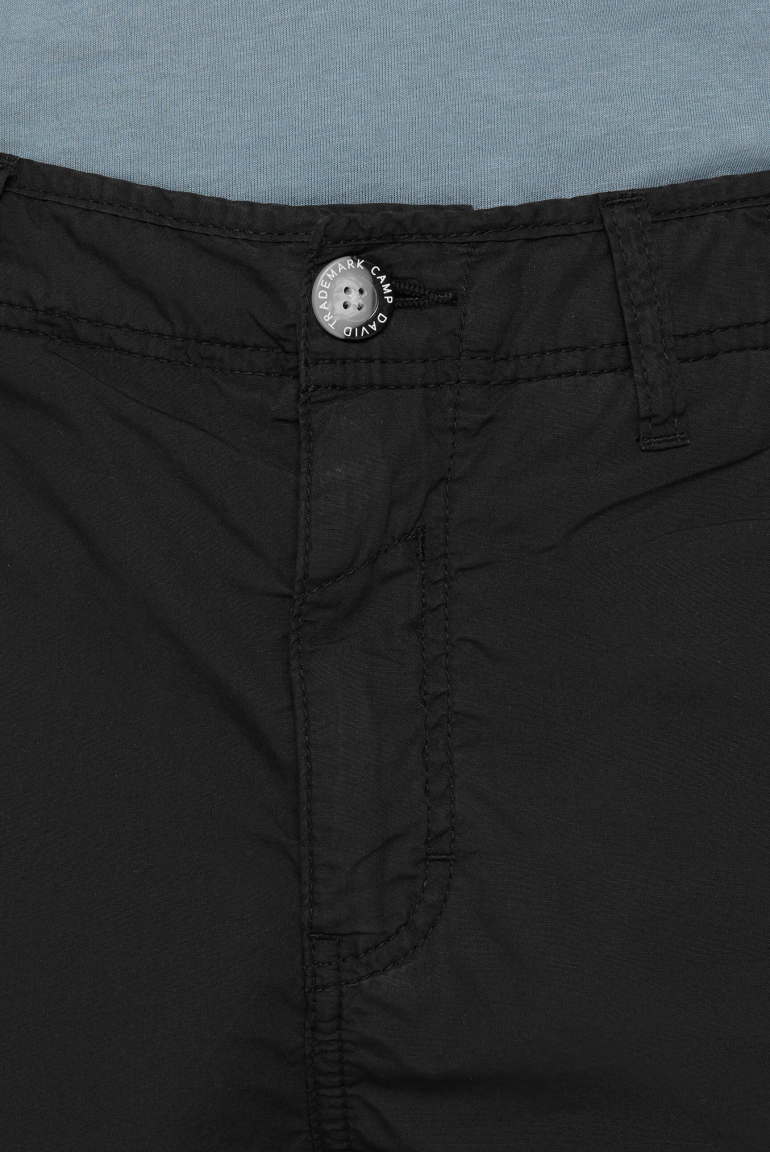 Cargo Shorts mit Logo-Tapes