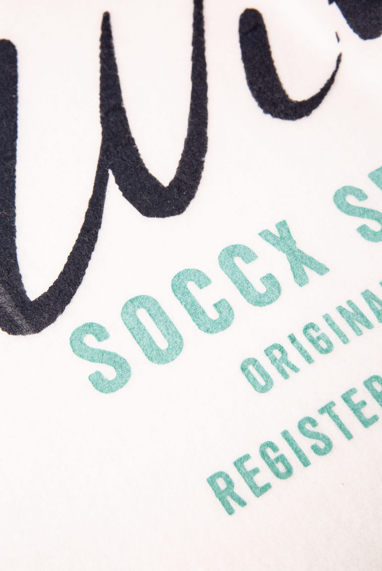 Dreieckstuch aus Flauschstrick mit Wording Prints