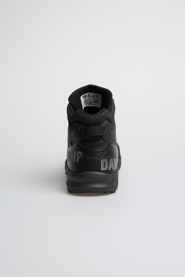 Hightop Hiking Sneaker