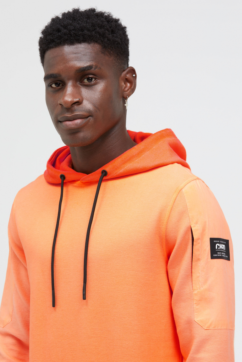 Hoodie Oil Dyed mit tonalen Ärmel-Patches