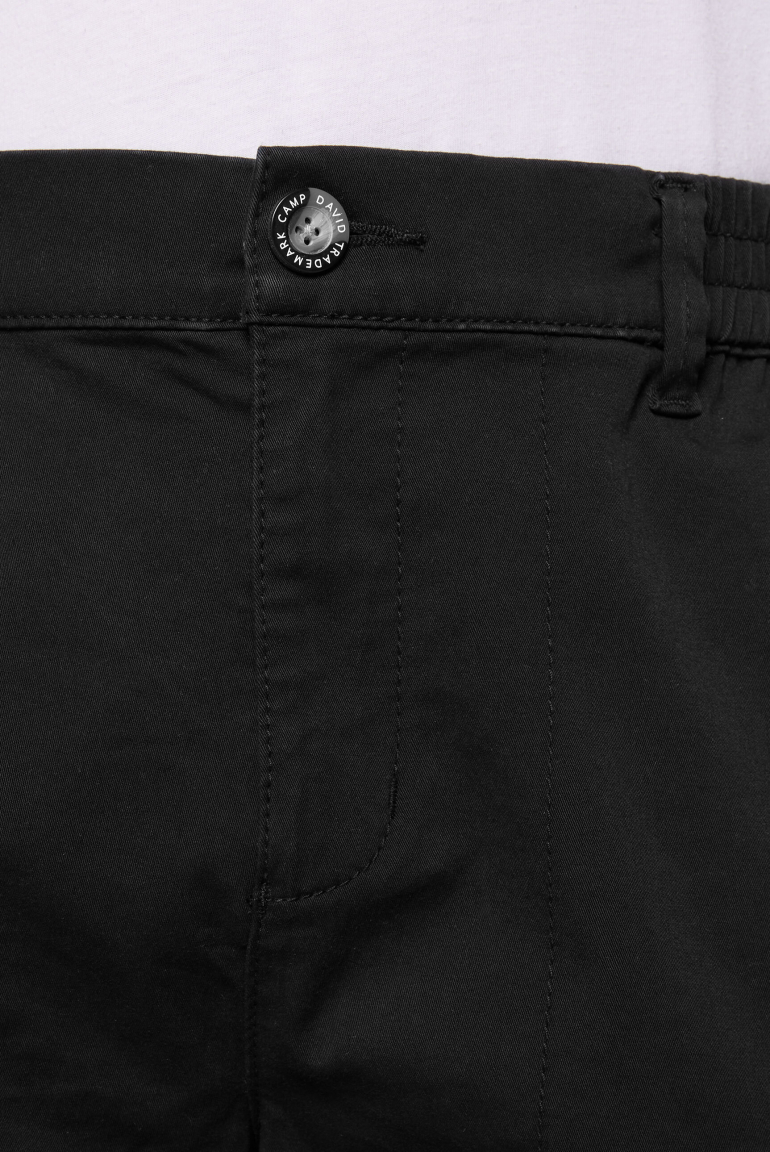Hose mit Gummizug-Details