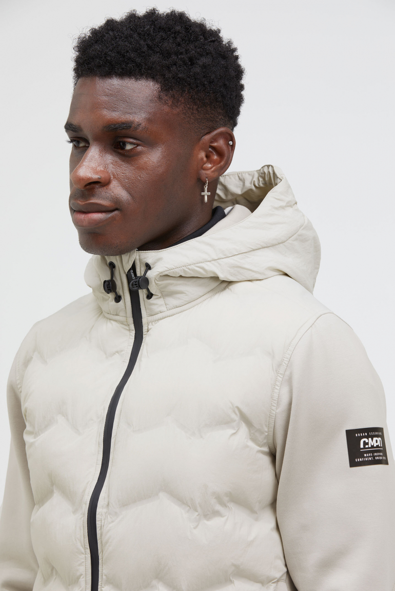 Kapuzenjacke im tonalen Materialmix