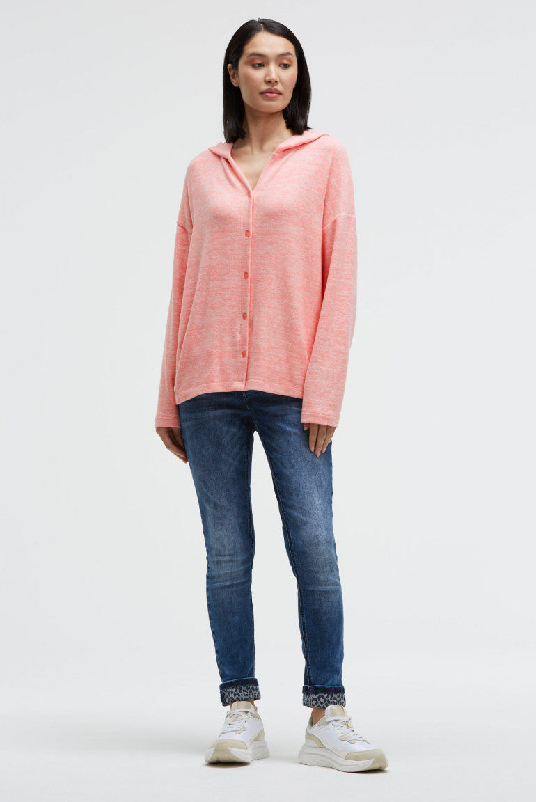 Kapuzenstrickjacke aus Flauschstrick mit Rücken-Print