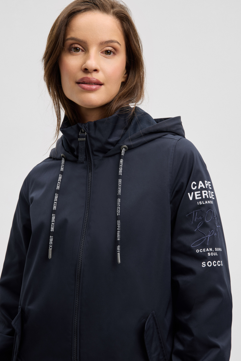 Kurzjacke mit Kapuze und Artworks