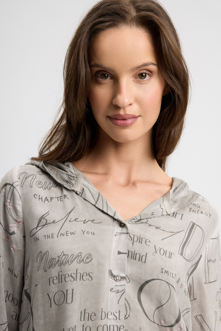 Langarmbluse mit Kapuze und All Over Print