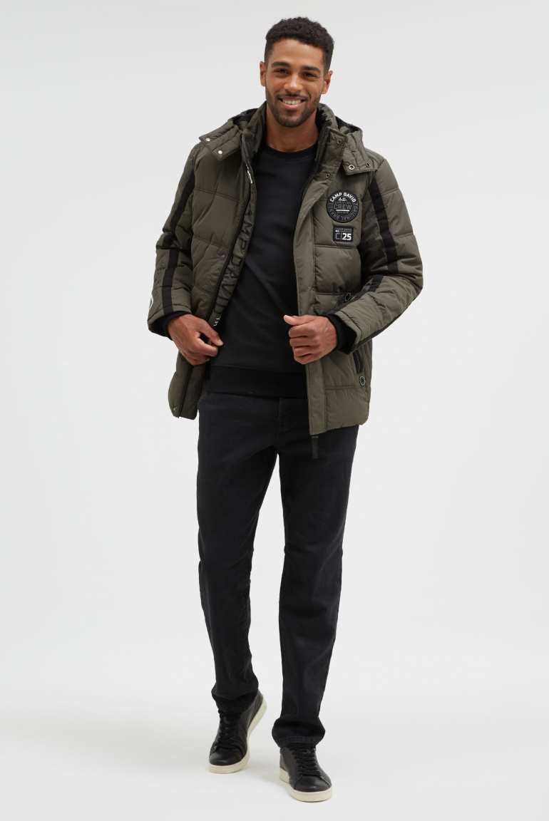 Lange Steppjacke mit Kapuze und Rücken-Artwork