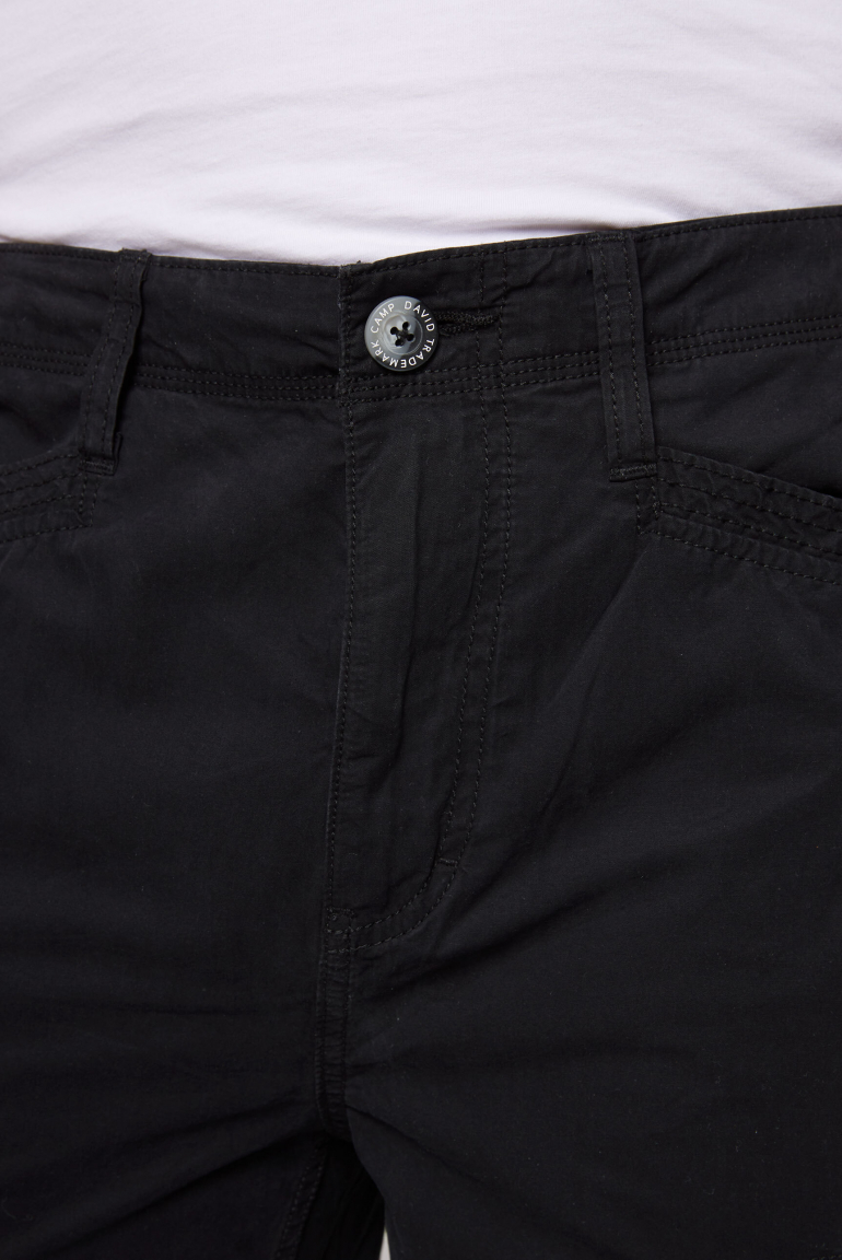 Leichte Cargohose mit Label Prints