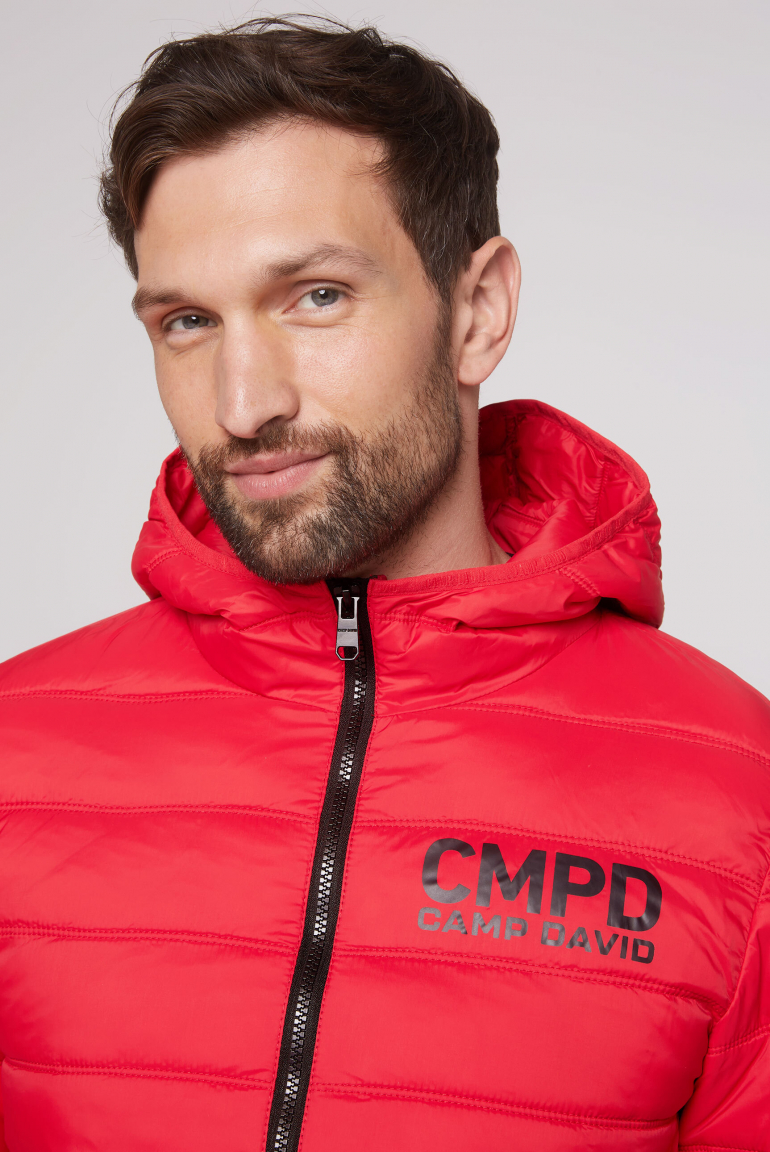 Leichte Steppjacke mit Kapuze