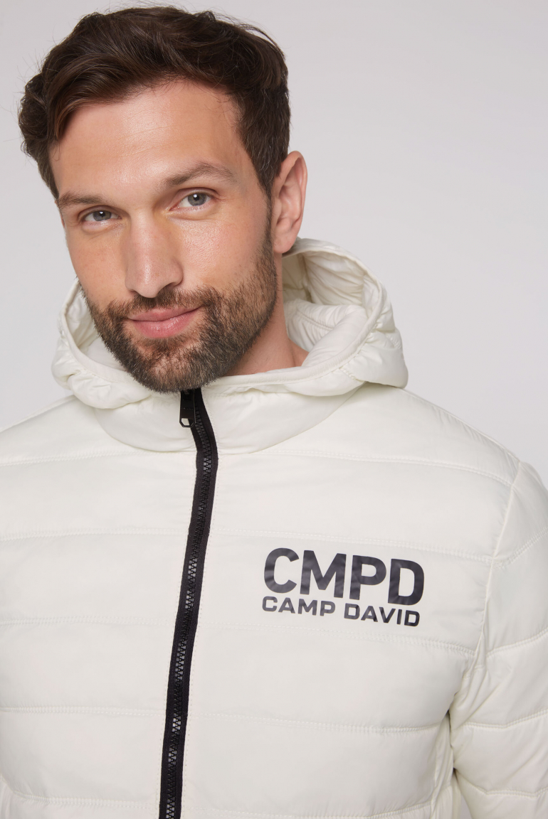 Leichte Steppjacke mit Kapuze