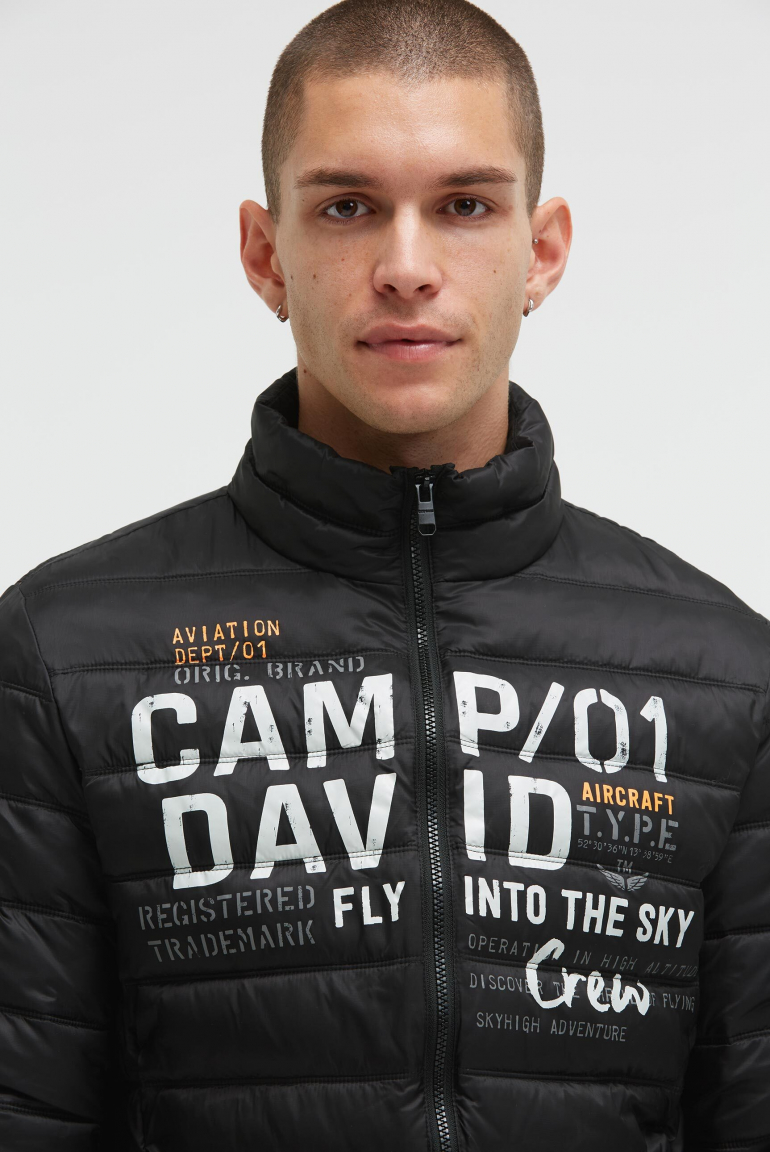 Leichte Steppjacke mit Logo Print