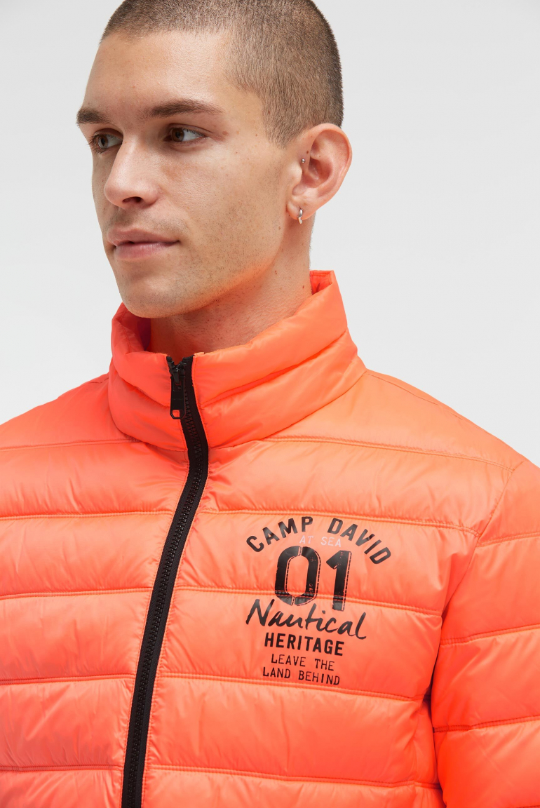 Leichte Steppjacke mit Rücken-Print