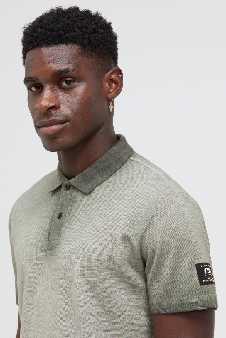 Poloshirt aus Slub-Pikee Inside Oil Dyed