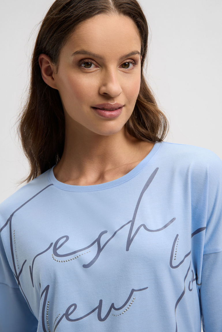 Rundhalsshirt mit Artwork und verkürzten Ärmeln