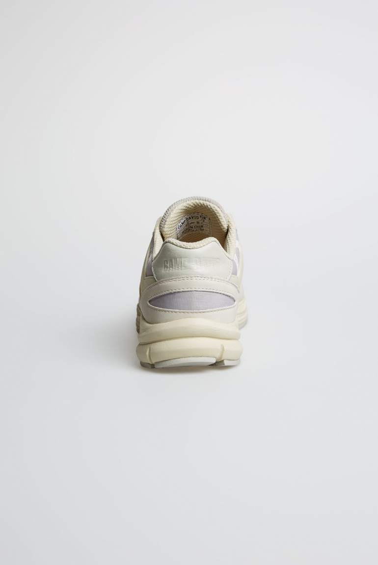 Sneaker mit Mesh- und Logo-Details