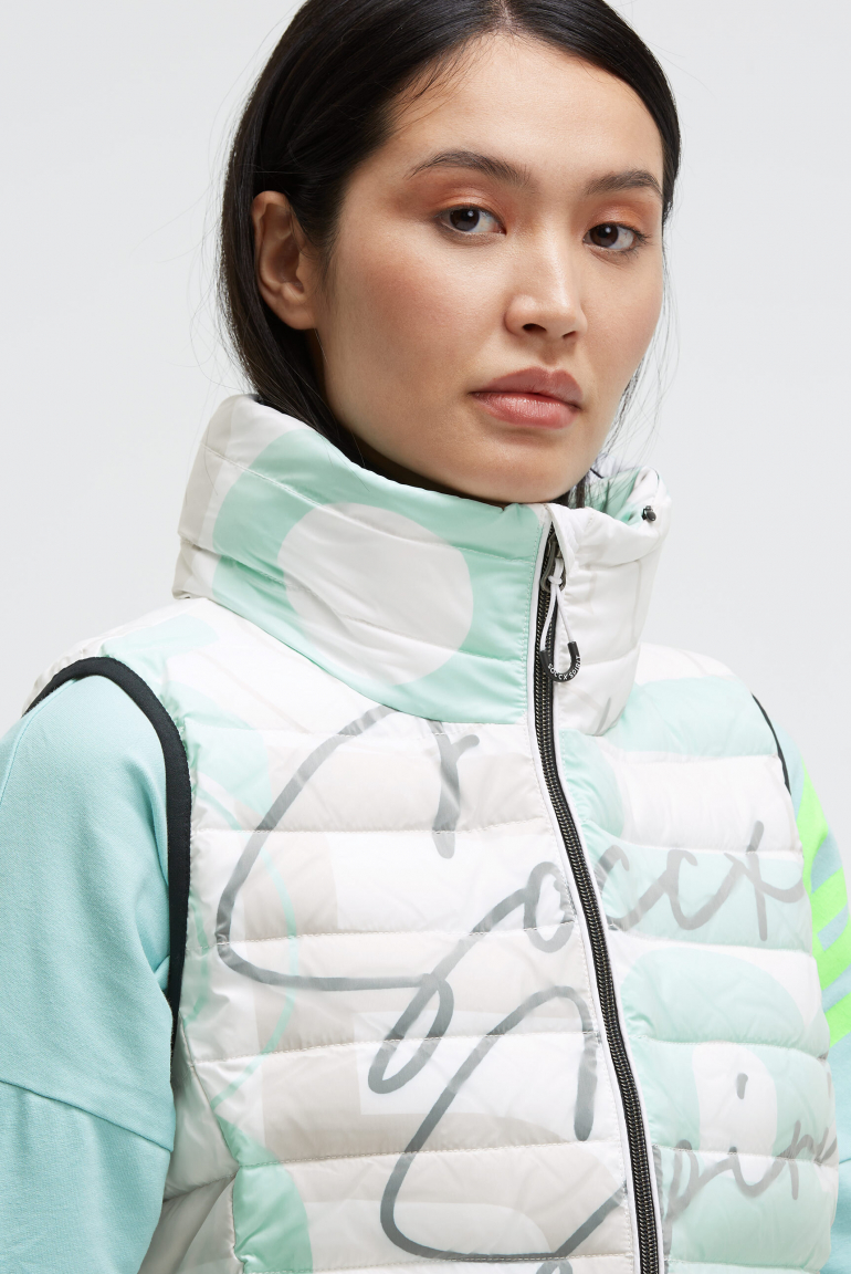 Steppweste mit Kapuze im Kragen und All Over Print