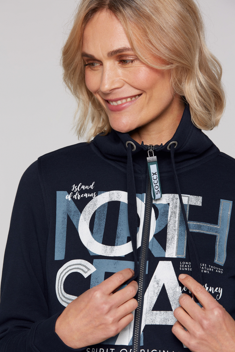 Sweatjacke mit hohem Kragen und Artwork
