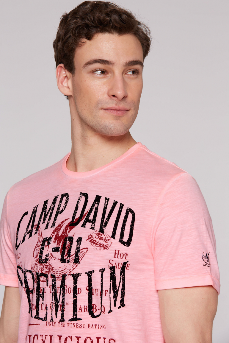 T-Shirt mit Label Print