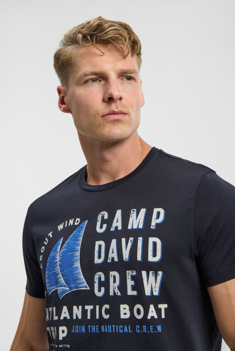 T-Shirt mit Label Print