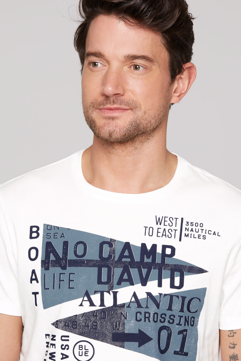 T-Shirt mit Label Prints