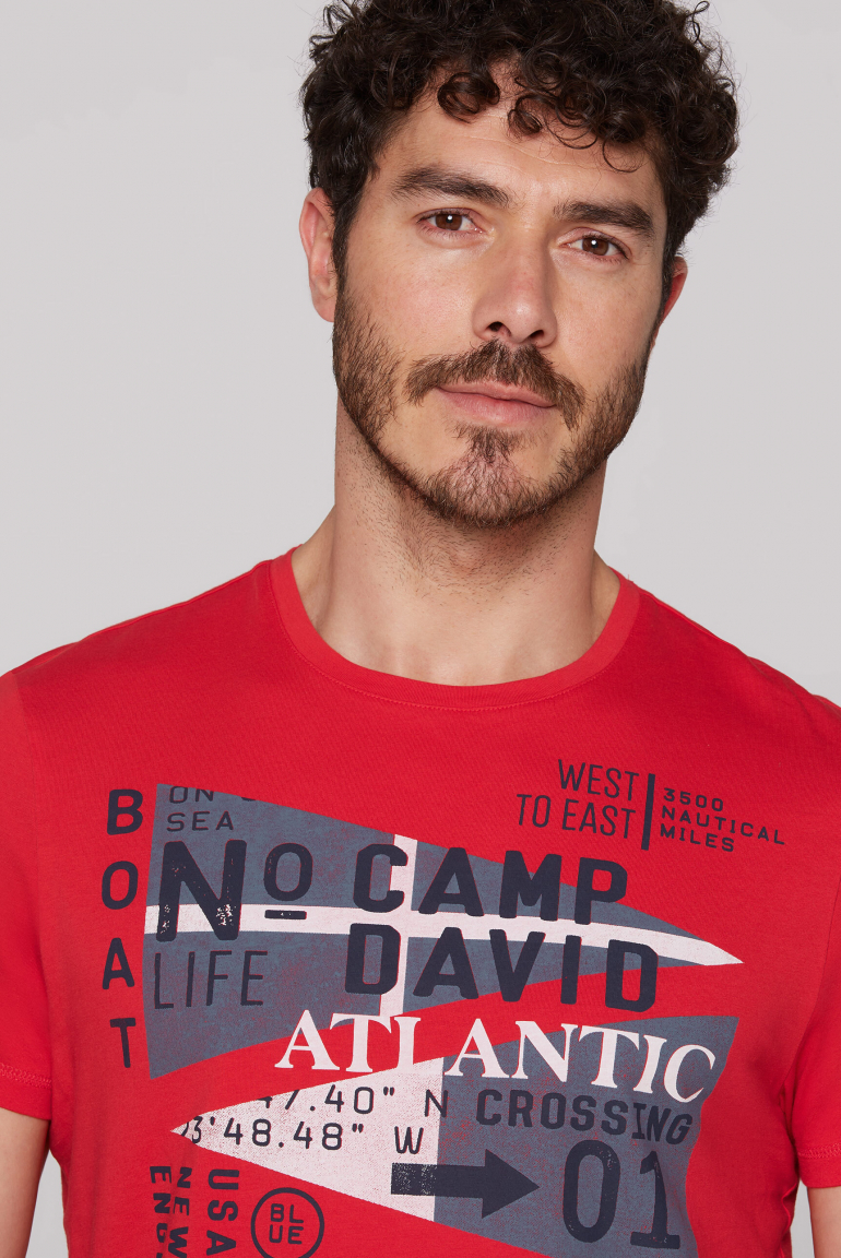 T-Shirt mit Label Prints