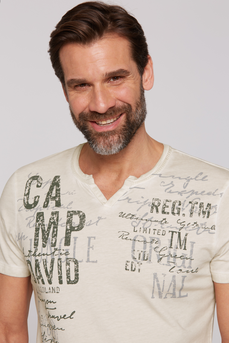 T-Shirt mit Label Prints im Used Look