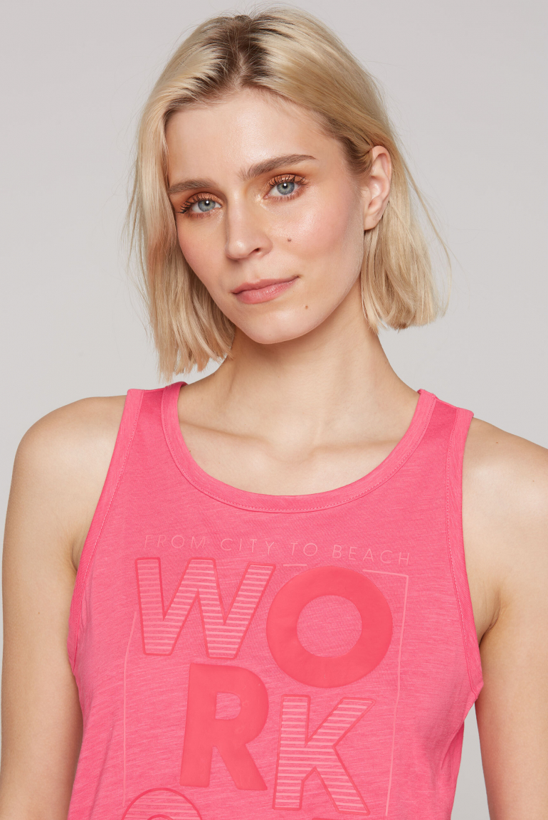 Top mit Artwork und Rücken-Cut-Out