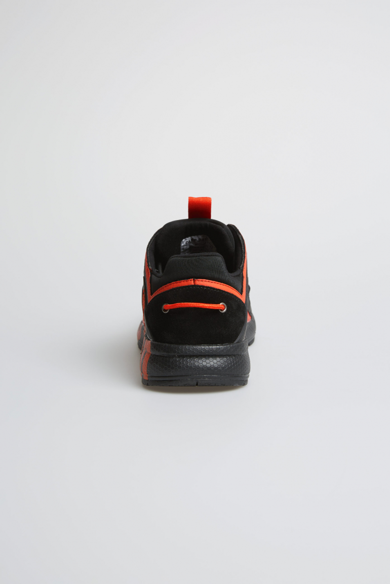 Urban Running Sneaker mit Logo Design