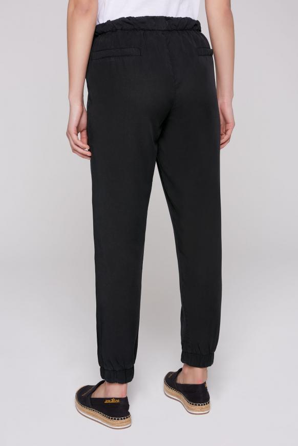 Fließende Hose im Jogger-Stil