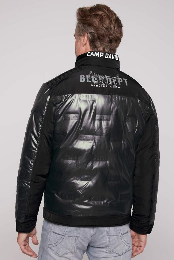 Jacke im Materialmix mit Prägedruck
