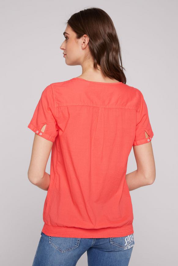 Kurzärmelige Serafino-Bluse mit Print