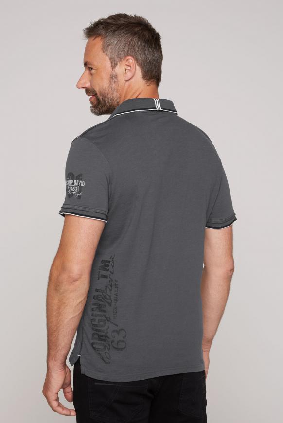 Poloshirt mit Label-Applikationen