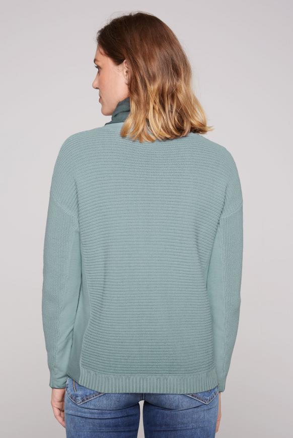 Rollkragenpullover mit Intarsien-Strick
