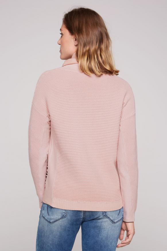 Rollkragenpullover mit Intarsien-Strick