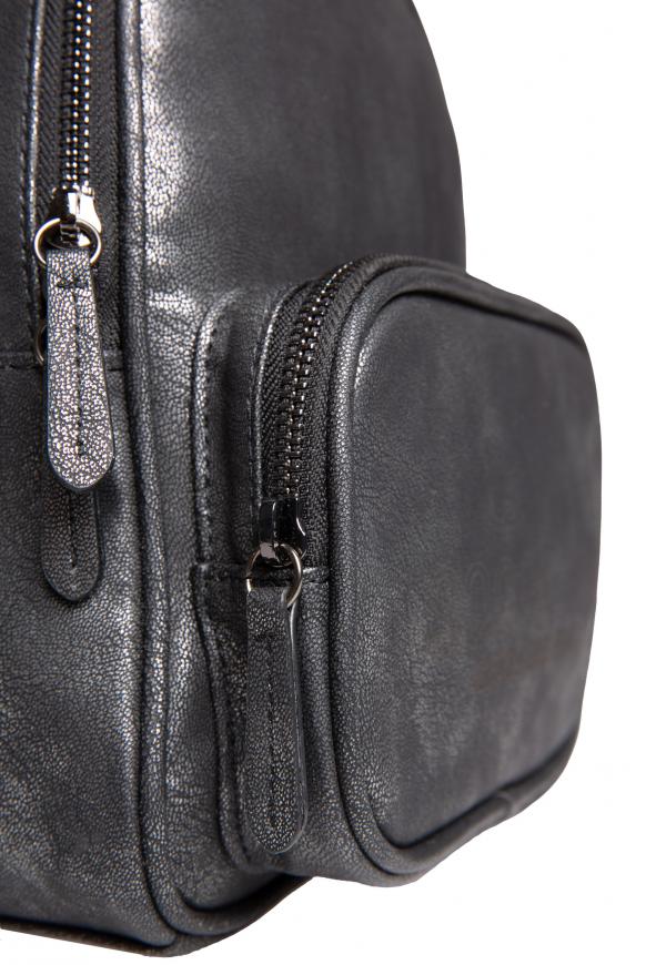 Rucksack im Metallic-Look mit Logo-Gurten